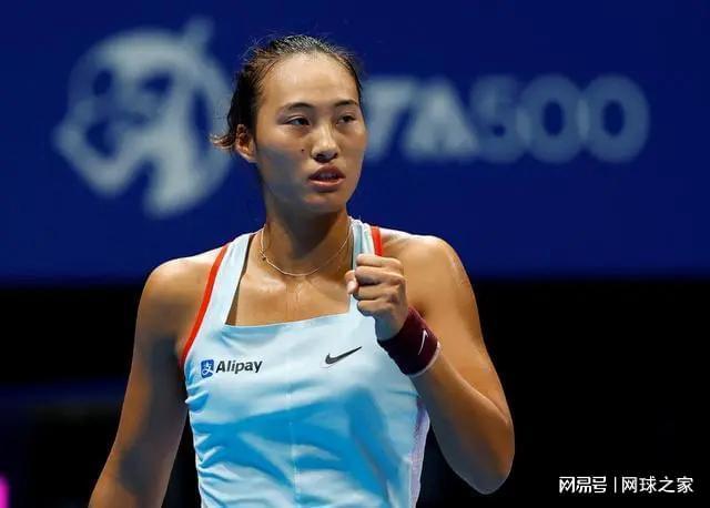 在赛场上展 在赛场上展